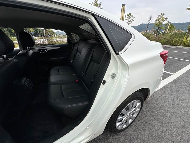 Фото 9 - Nissan Sylphy