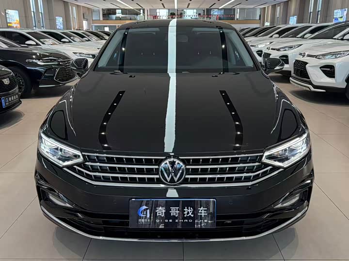 Фото 2 - Volkswagen Magotan