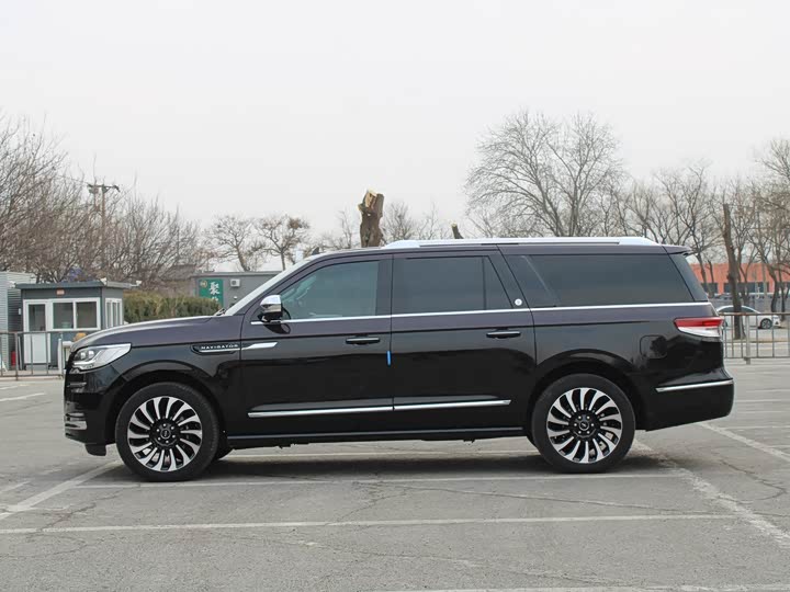 Фото 7 - Lincoln Navigator One