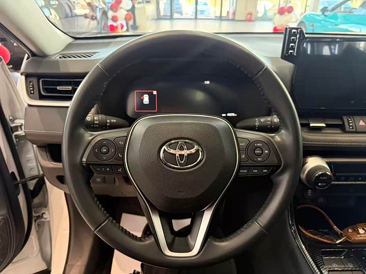 Фото 9 - Toyota Wildlander