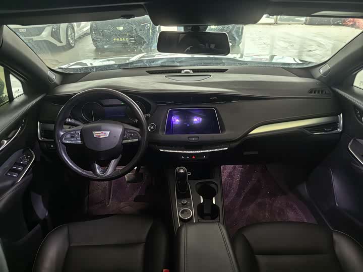 Фото 7 - Cadillac XT4