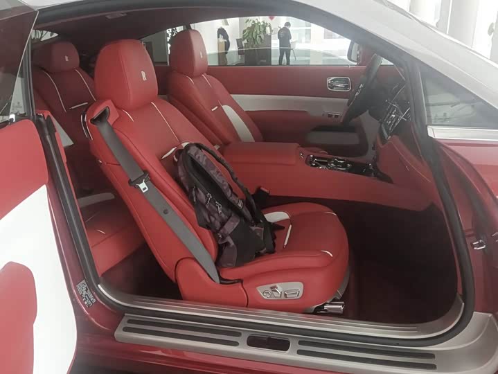 Фото 3 - Rolls-Royce Wraith