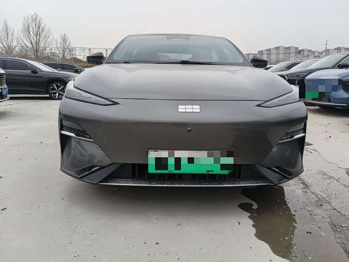 Фото 2 - Geely Galaxy E8