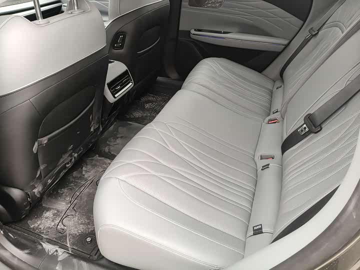 Фото 4 - Geely Galaxy E8