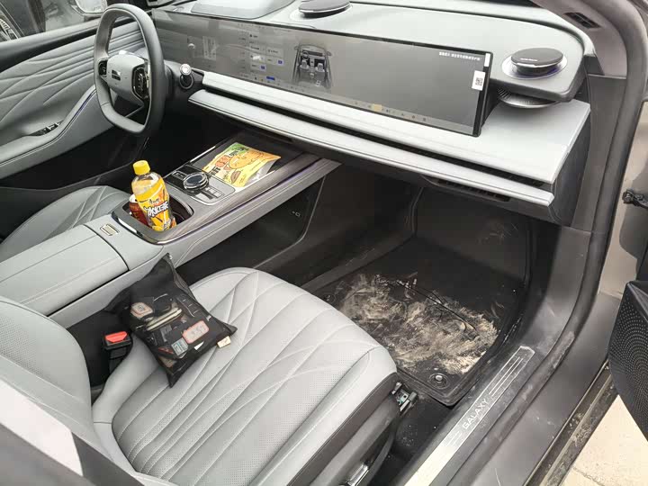 Фото 6 - Geely Galaxy E8