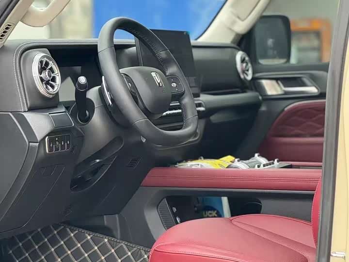 Фото 4 - Tank 300