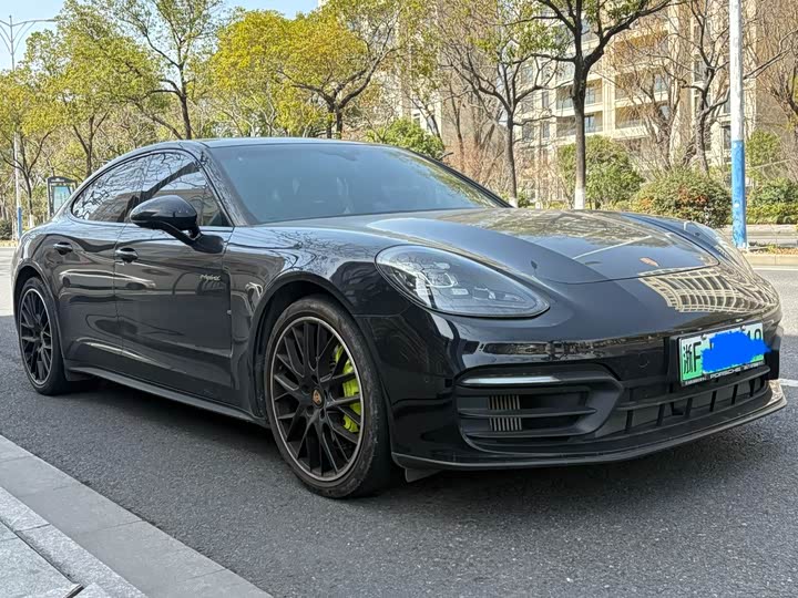 Фото 2 - Porsche Panamera Hybrid
