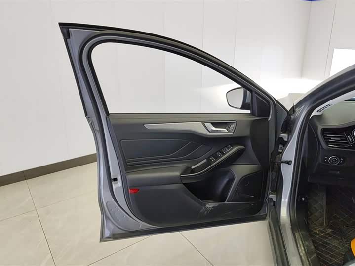 Photo 7 - Ford Focus