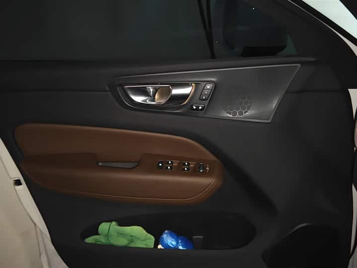 Фото 7 - Volvo XC60 Hybrid