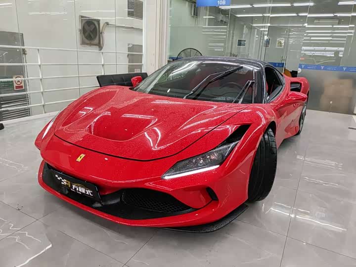 Фото 9 - Ferrari F8