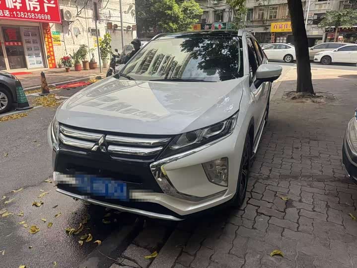 Фото 2 - Mitsubishi Eclipse Cross