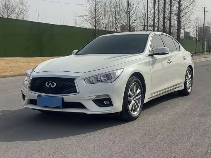 Фото 1 - Infiniti Q50L
