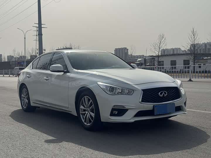 Фото 3 - Infiniti Q50L