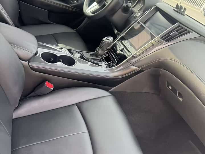 Фото 9 - Infiniti Q50L