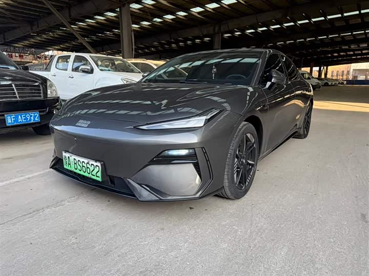 Photo 1 - Geely Galaxy E8