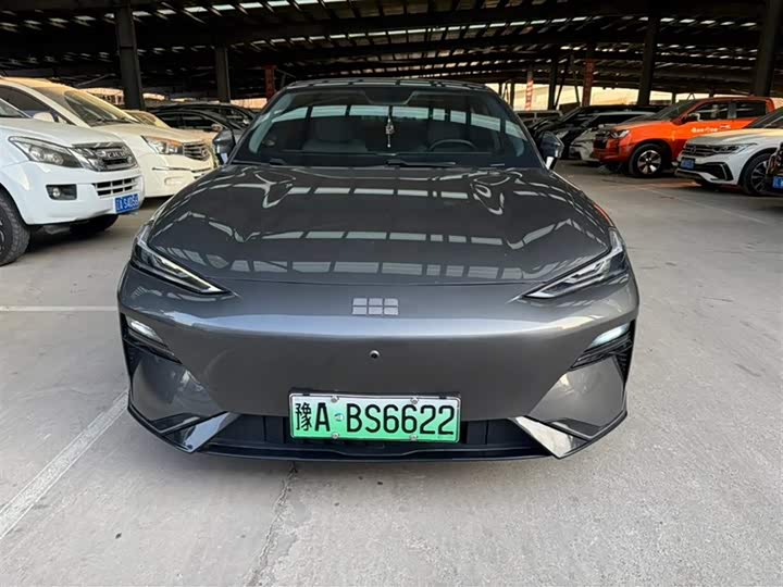 Photo 2 - Geely Galaxy E8