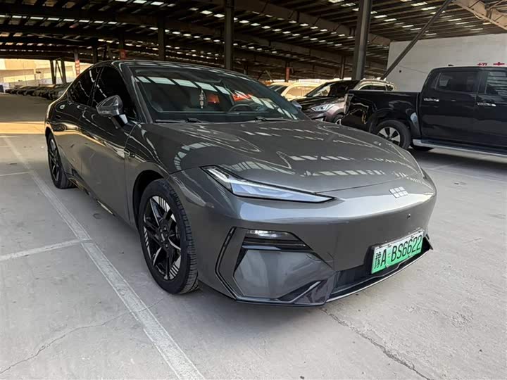 Photo 3 - Geely Galaxy E8