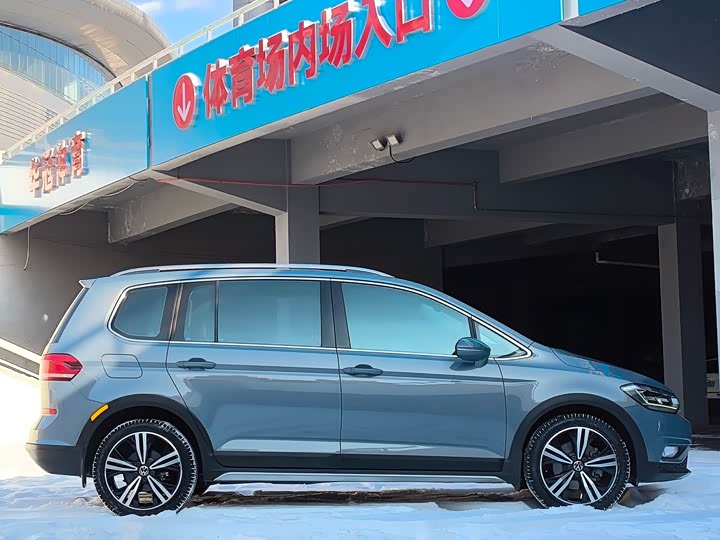 Фото 5 - Volkswagen Touran L