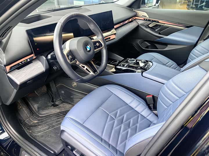 Фото 5 - BMW 5 Series