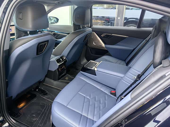 Фото 6 - BMW 5 Series