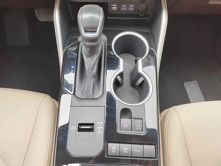 Фото 8 - Toyota Highlander