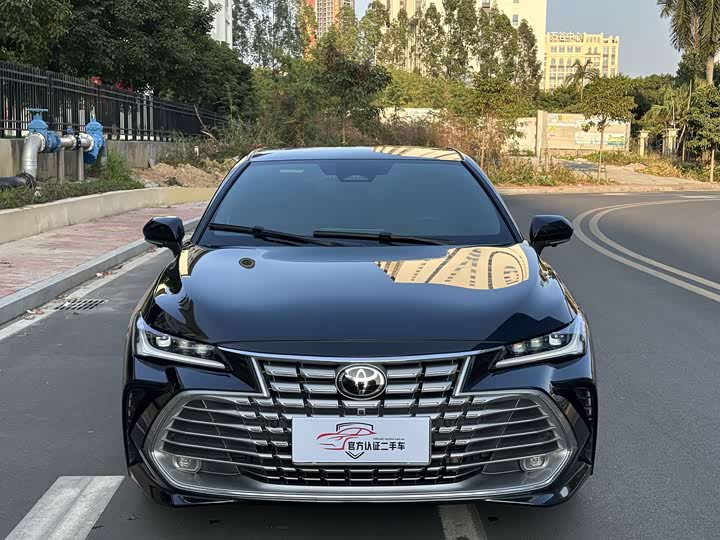 Фото 2 - Toyota Avalon