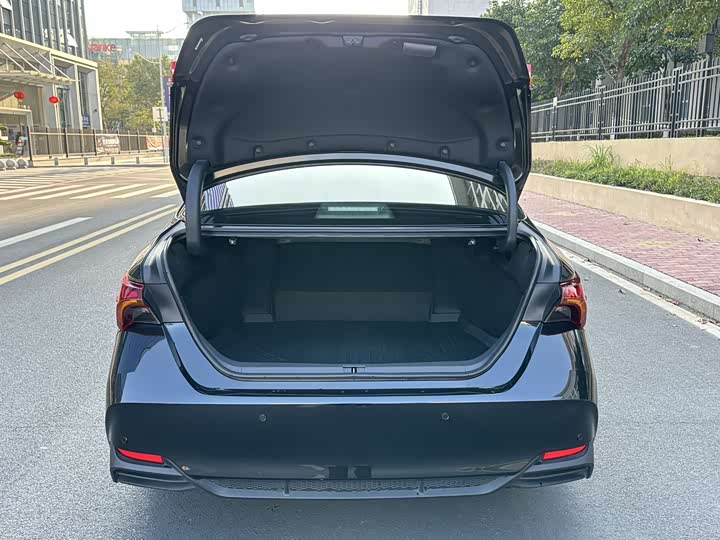 Фото 7 - Toyota Avalon