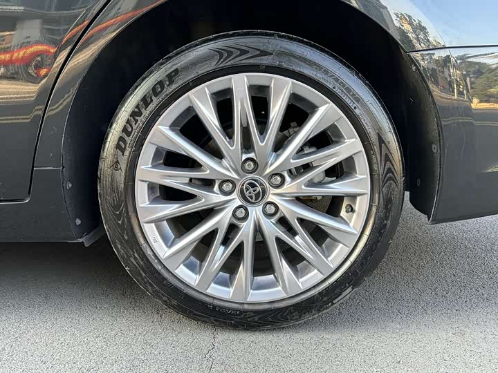 Фото 8 - Toyota Avalon