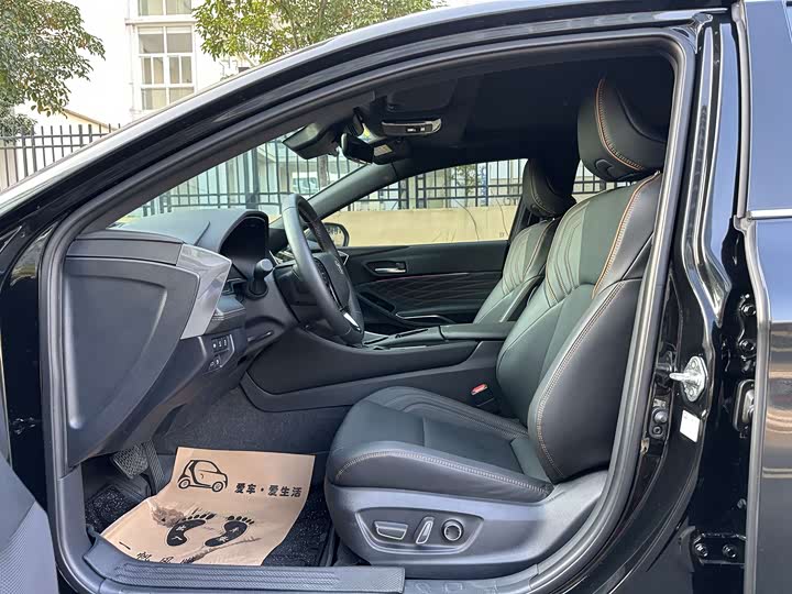 Фото 9 - Toyota Avalon