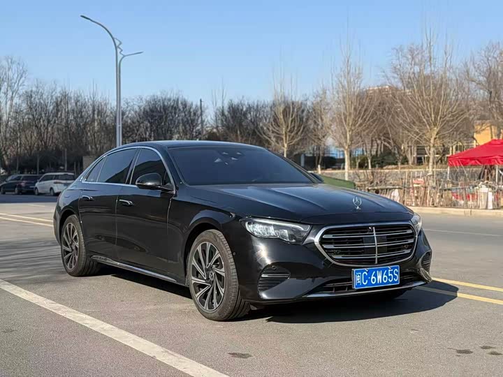 Photo 3 - Mercedes-Benz E-Class