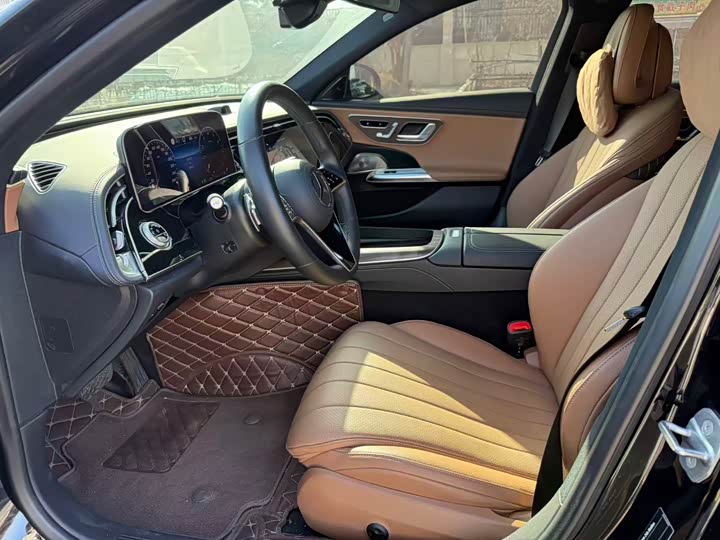 Photo 4 - Mercedes-Benz E-Class