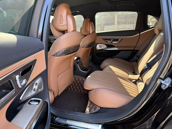 Photo 6 - Mercedes-Benz E-Class