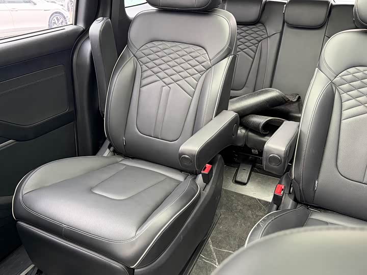 Фото 2 - Hyundai Custo