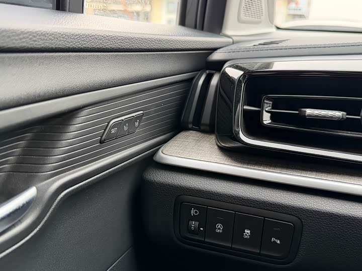 Фото 6 - Hyundai Custo