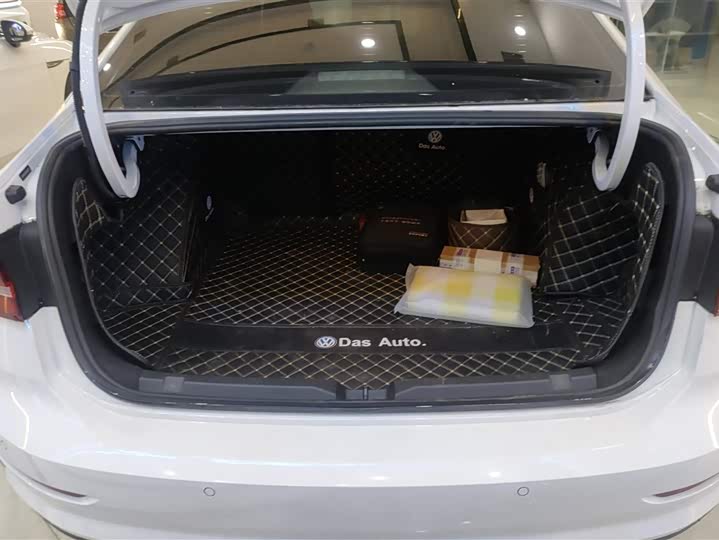 Фото 4 - Volkswagen Lavida