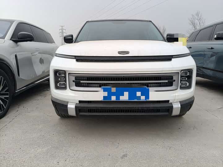 Photo 2 - Geely Icon