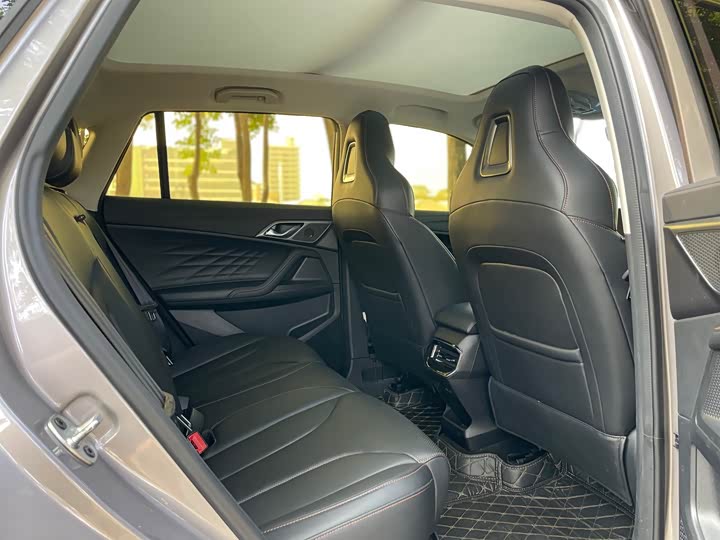 Фото 9 - Roewe RX5