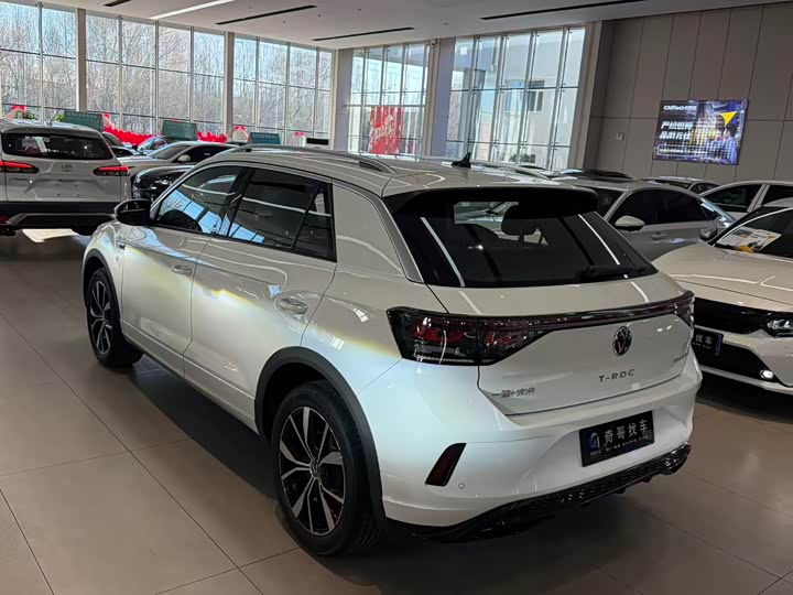 Фото 5 - Volkswagen T-Roc