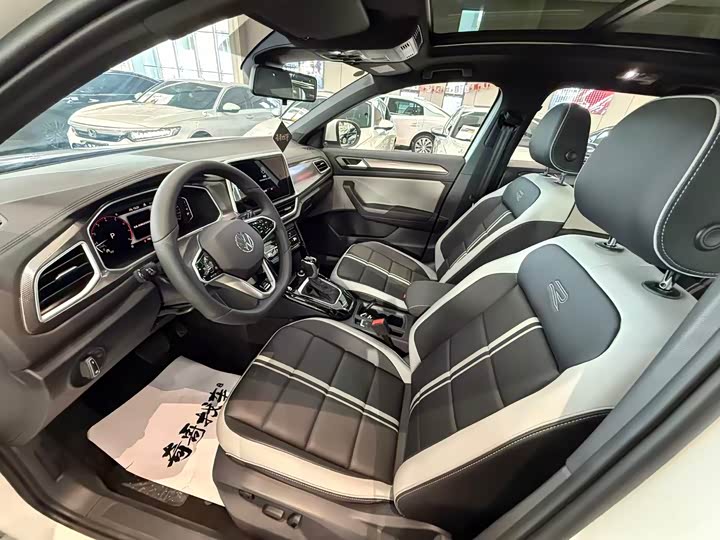 Фото 7 - Volkswagen T-Roc