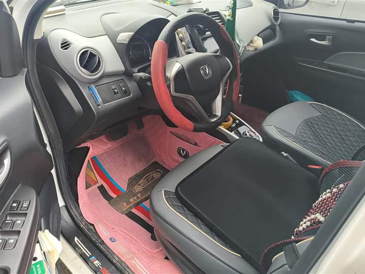 Фото 9 - Changan BenBen E-Star