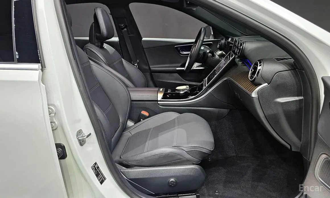 Фото 10 - Mercedes-Benz C-Class