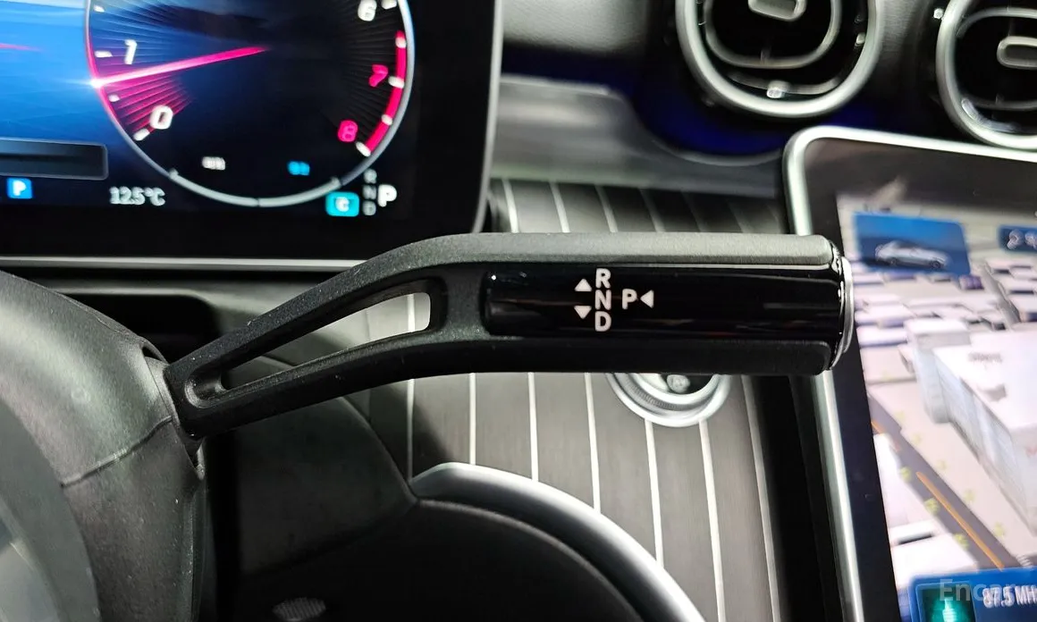 Фото 9 - Mercedes-Benz C-Class