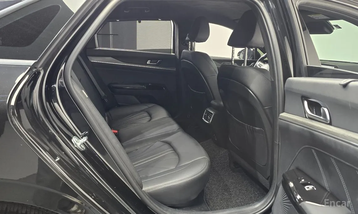 Фото 12 - Kia K5