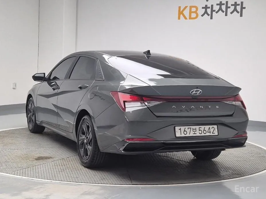 Фото 2 - Hyundai Avante