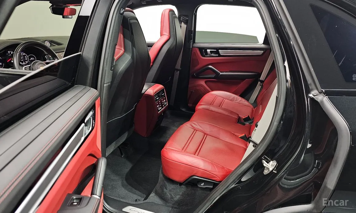 Фото 16 - Porsche Cayenne