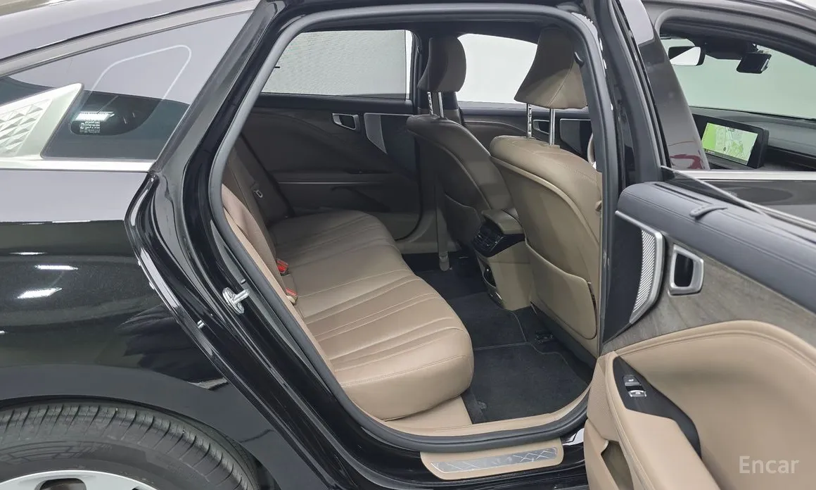 Фото 12 - Kia K8