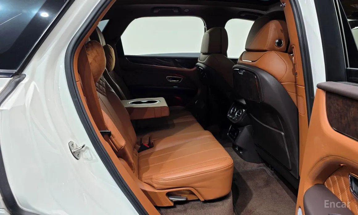 Фото 12 - Bentley Bentayga