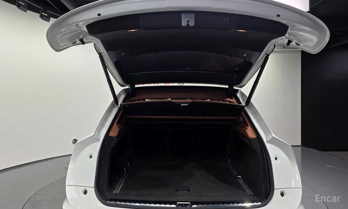 Фото 20 - Bentley Bentayga