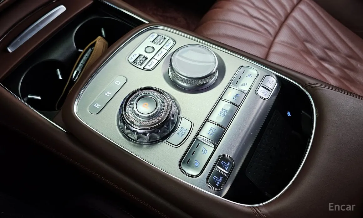 Фото 9 - Genesis G90