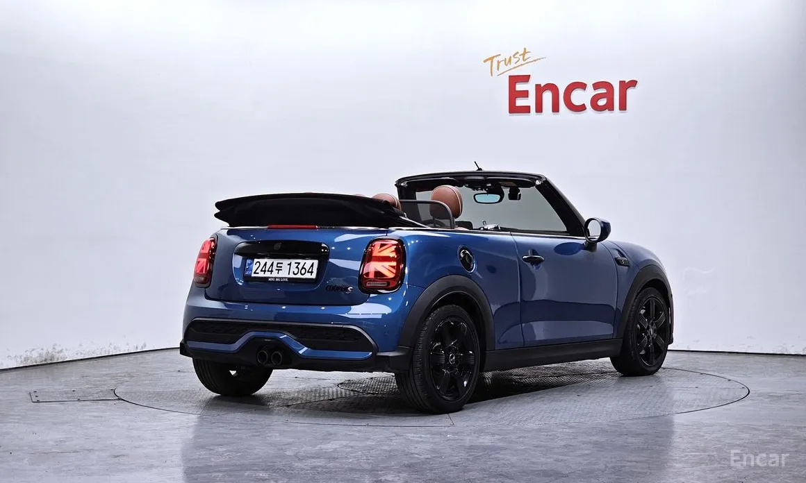 Фото 2 - Mini Cooper Convertible